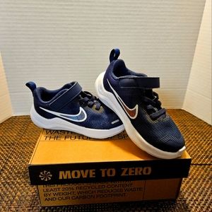 Brand new Nike downshifting  blue/white 8c